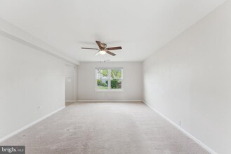 7301 Beverly Park Dr in Springfield, VA - Foto de edificio - Building Photo