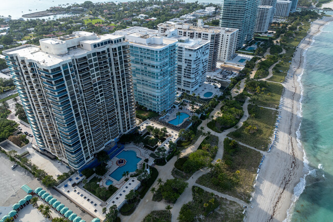 Bal Harbour Tower in Bal Harbour, FL - Building Photo - Building Photo