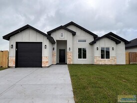 2642 Eliseo Villarreal Ave in Port Isabel, TX - Building Photo