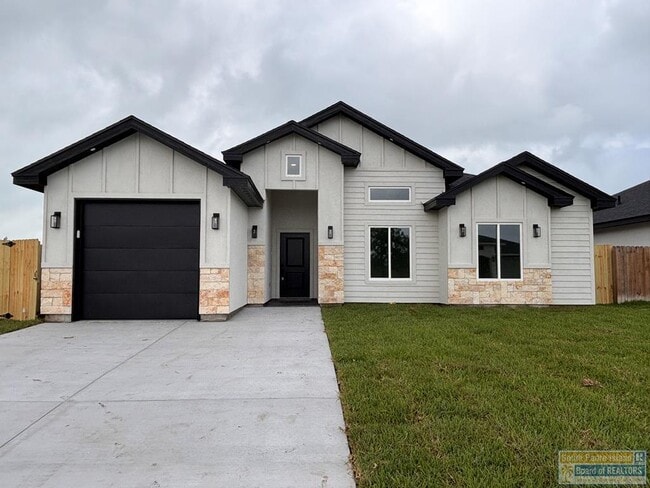 property at 2642 Eliseo Villarreal Ave