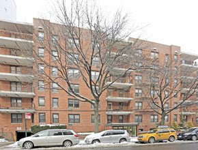 Franklin Avenue Corp Apartments in Flushing, NY - Building Photo - Building Photo