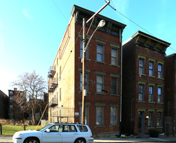 527 Dandridge St Apartments