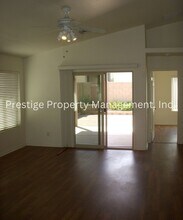 82 S Laurelton Way in Tucson, AZ - Building Photo - Building Photo
