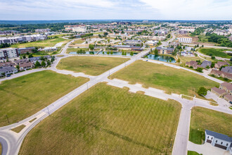 Village of Ponderosa in West Des Moines, IA - Building Photo - Building Photo