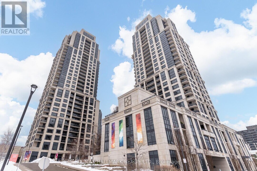 2 Eva Rd in Toronto, ON - Building Photo