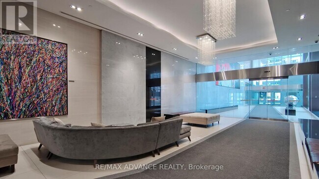 386 Yonge St in Toronto, ON - Building Photo - Building Photo