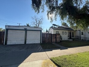 1201 S Van Ness Ave in Santa Ana, CA - Building Photo - Building Photo