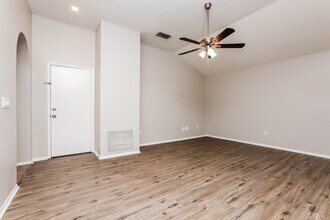 3304 S St Lucie Dr in Casselberry, FL - Building Photo - Building Photo