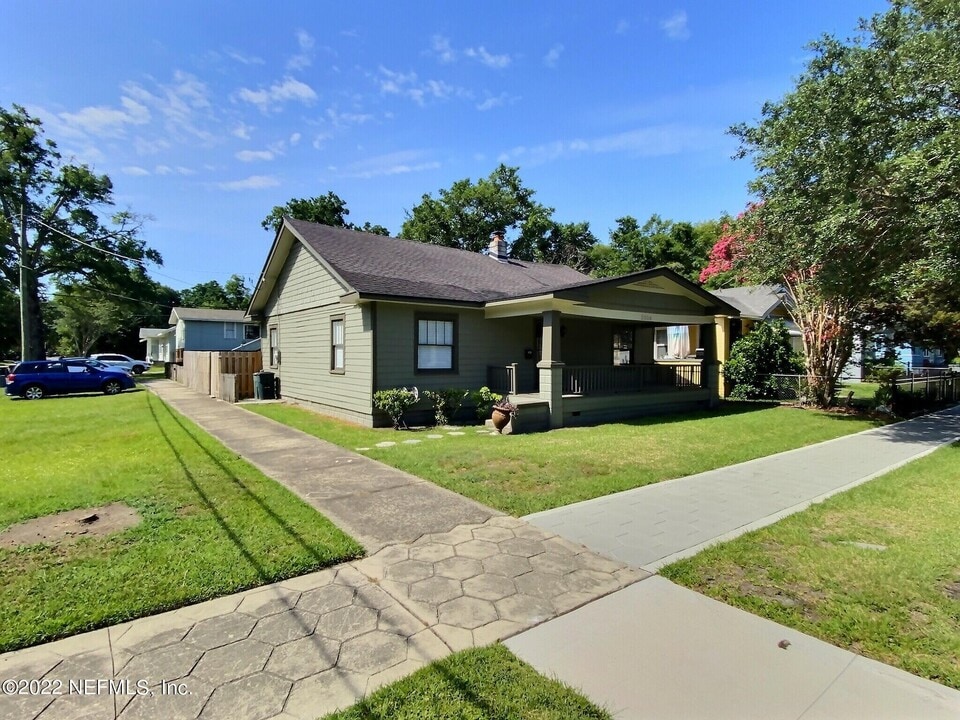 2304 Ernest St in Jacksonville, FL - Building Photo