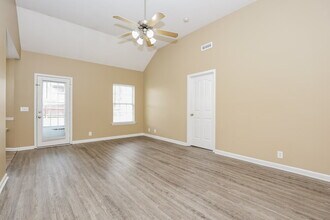 1238 Shannon Ln in La Vergne, TN - Building Photo - Building Photo