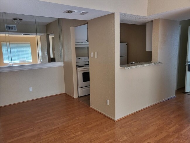 770 Memorial Mews St in Houston, TX - Building Photo - Building Photo