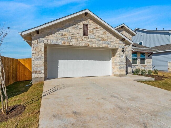 308 Rimrock Ct in Bastrop, TX - Building Photo - Building Photo