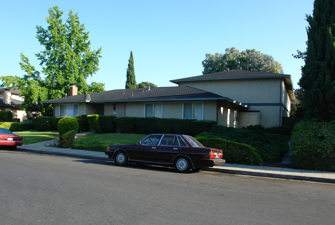 3681 Peacock Ct in Santa Clara, CA - Building Photo