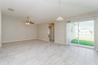 11212 Cardinal Pointe Pl in Gibsonton, FL - Building Photo - Building Photo