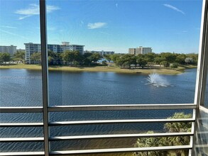 2801 N Palm Aire Dr in Pompano Beach, FL - Building Photo - Building Photo