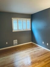 3920 Lake Washington Blvd SE in Bellevue, WA - Building Photo - Building Photo