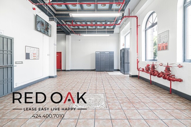 744 Beacon Ave in Los Angeles, CA - Building Photo - Building Photo