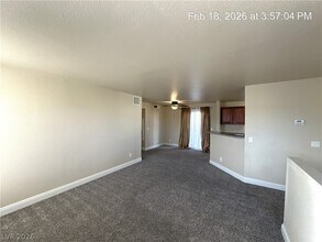 2801 N Rainbow Blvd in Las Vegas, NV - Foto de edificio - Building Photo