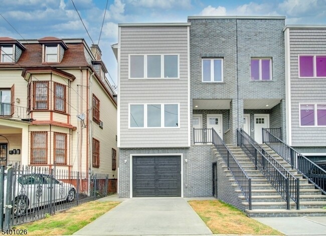 property at 85 3rd Ave