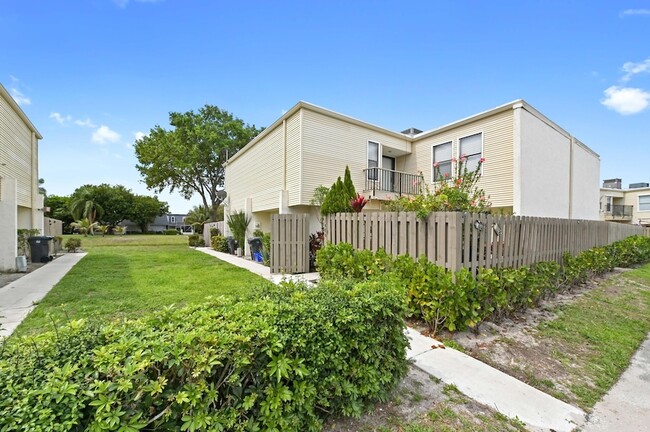 property at 1606 Shaker Cir