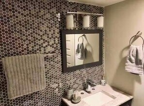 6402 Del Monte Dr, Unit 121 in Houston, TX - Building Photo - Building Photo