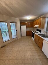 102 Wassom Ct in Oak Grove, KY - Foto de edificio - Building Photo