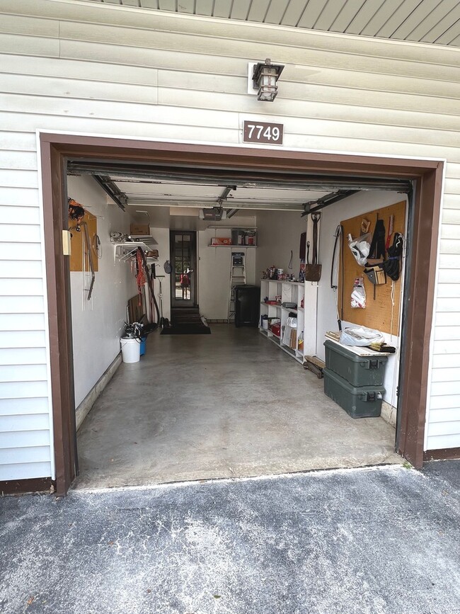 7749 W Harbor Ct in Frankfort, IL - Building Photo - Building Photo
