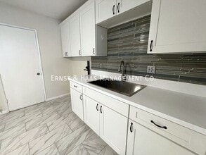 6959 N Atlantic Pl in Long Beach, CA - Building Photo - Building Photo