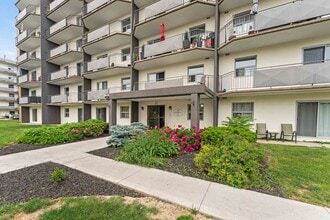 Lynden Gate Estates in Brantford, ON - Building Photo - Building Photo