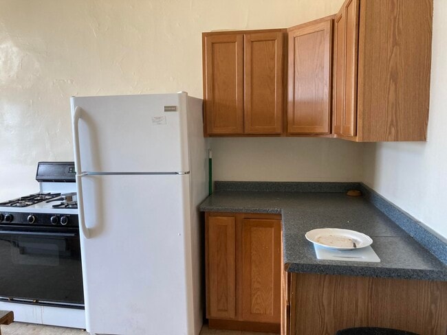 328 E Knapp St in Milwaukee, WI - Building Photo - Building Photo