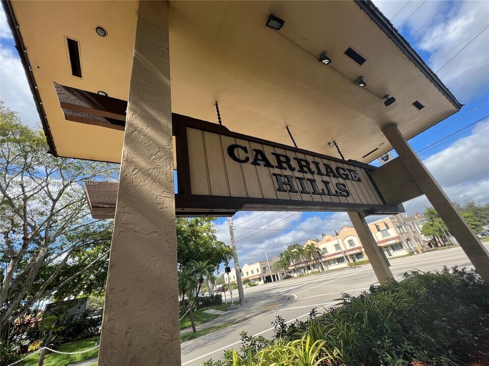 101 Berkley Rd in Hollywood, FL - Building Photo