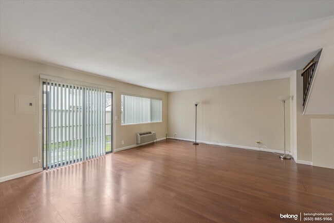 3025 Kaiser Dr in Santa Clara, CA - Foto de edificio - Building Photo