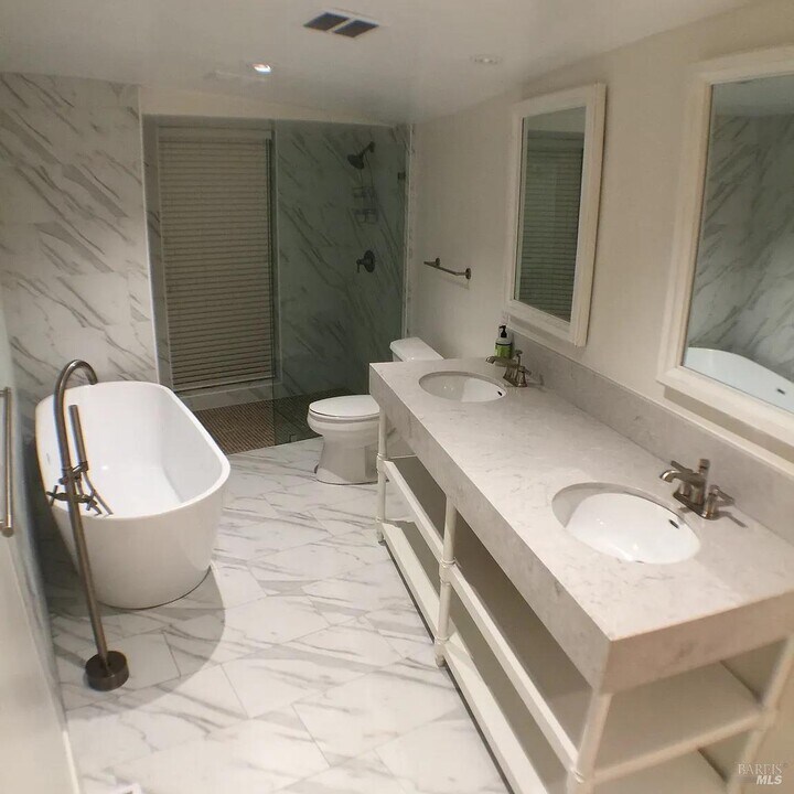 67 Via Los Altos in Tiburon, CA - Building Photo