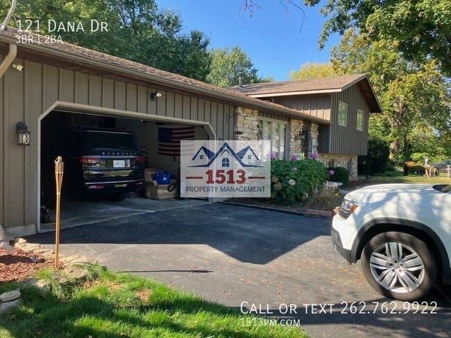 121 Dana Dr in Beaver Dam, WI - Building Photo - Building Photo