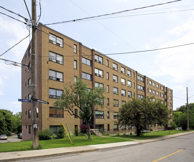 4075 Old Dundas St in Toronto, ON - Building Photo - Primary Photo