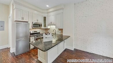 2 Carmel St in Boston, MA - Foto de edificio - Building Photo