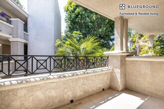 7600 Manchester Ave in Los Angeles, CA - Building Photo - Building Photo