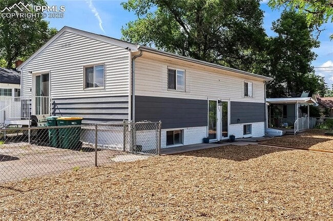 232 S Hancock Ave, Unit B in Colorado Springs, CO - Building Photo - Building Photo