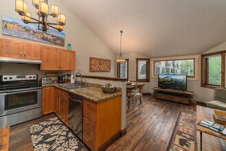 280 Mahoney Dr in Telluride, CO - Building Photo - Building Photo