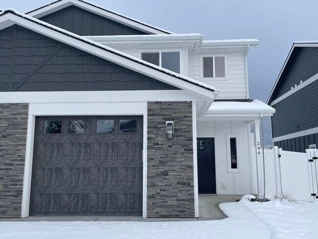 244 E Lobo Lp in Hayden, ID - Building Photo - Building Photo