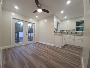 1905 E Louisiana Ave, Unit Duplex in Tampa, FL - Building Photo - Building Photo