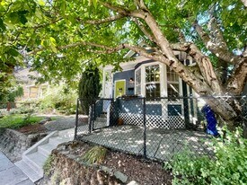 3925 N Albina Ave in Portland, OR - Building Photo