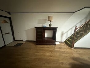 2439 S Iseminger St in Philadelphia, PA - Foto de edificio - Building Photo