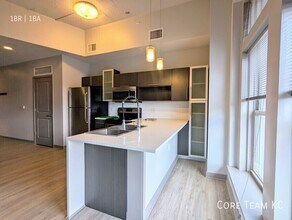 306 E 12th St in Kansas City, MO - Building Photo - Building Photo