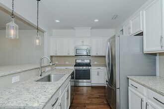 211 Monarda Wy in Hillsborough, NC - Building Photo - Building Photo