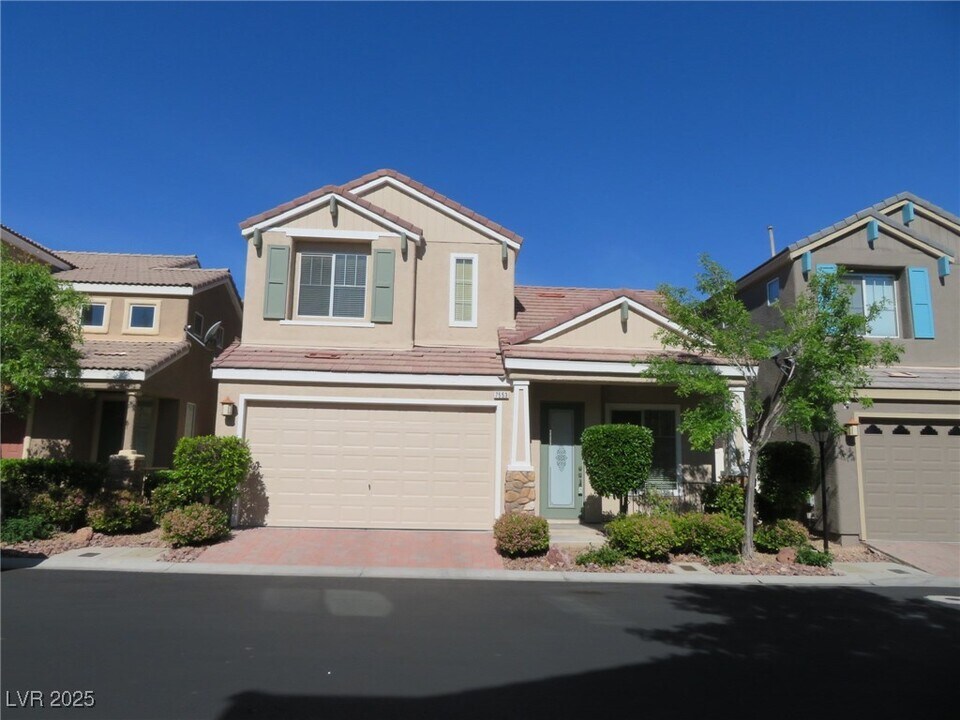 7553 Grassy Bank St in Las Vegas, NV - Building Photo
