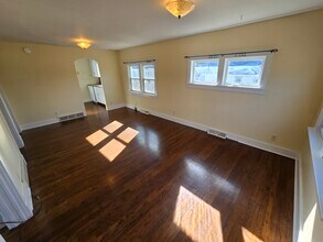 1215 Fairway St in Eau Claire, WI - Building Photo - Building Photo