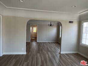 1282 S Highland Ave in Los Angeles, CA - Building Photo - Building Photo