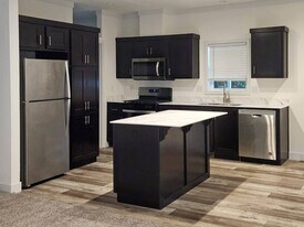 370 E Lassen Ave in Chico, CA - Building Photo