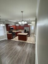 414 S Augusta Ave, Unit 414 in Baltimore, MD - Building Photo